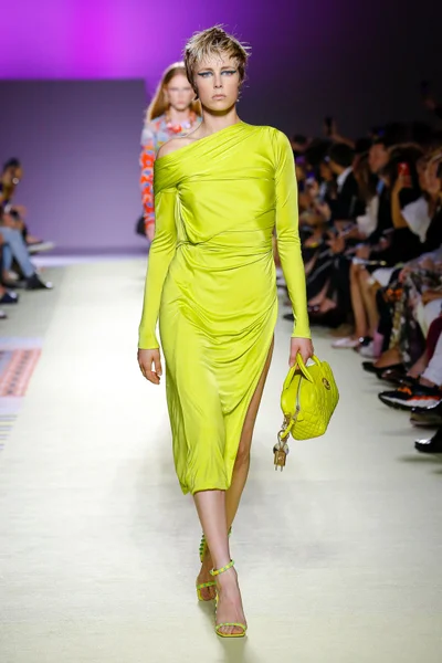 Look 38